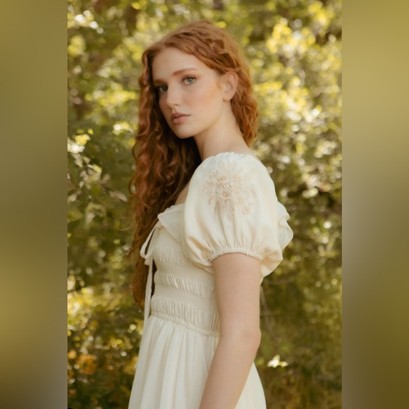 NWOT Ivy City Co Cream Mae Midi Dress with Metallic Gold threading, Size Large - Picture 2 of 8